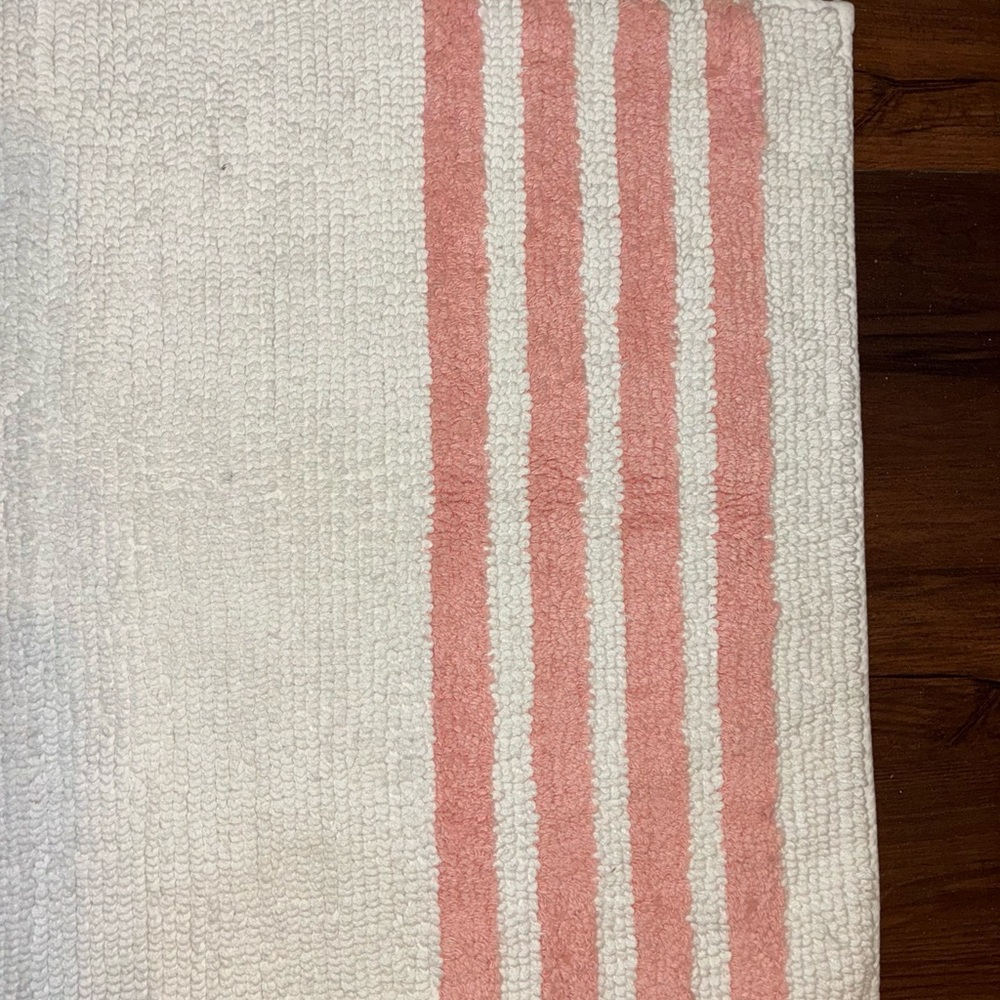 Bathroom rug Bath mat 32" x 20"Blossom & White, Mohawk Homes 100% cotton